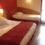 Brit Hotel Confort Nimes Ouest - A9 Sortie 25 Hotel
