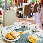 Brit Hotel Confort Nimes Ouest - A9 Sortie 25