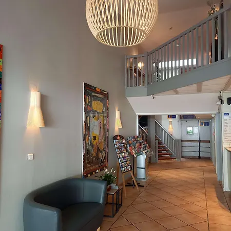 Brit Confort Ouest - A9 Sortie 25 3* Nîmes