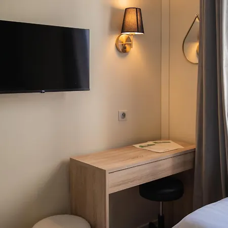 Brit Confort Ouest - A9 Sortie 25 Hotel