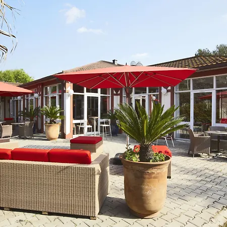 Hotel Brit Hotel Confort Nimes Ouest - A9 Sortie 25 Nîmes