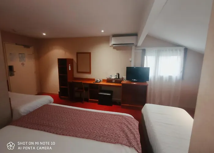 ホテル Kyriad Ouest A9 ニーム