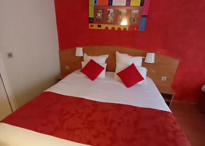 מלון Kyriad Ouest A9 נים