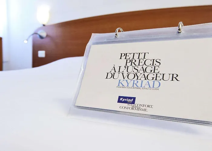 Hotel Kyriad Ouest - Sortie Autoroute Ouest A9 A54 - Parking Gratuit - Terrasse - Jardin - Plateau Repas - Petit Déjeuner Dès 5h30 - Animaux Bienvenue