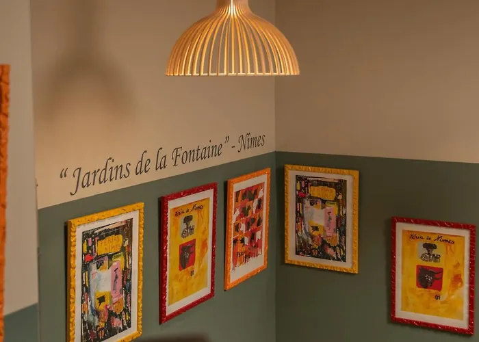 Kyriad Ouest - Sortie Autoroute Ouest A9 A54 - Parking Gratuit - Terrasse - Jardin - Plateau Repas - Petit Déjeuner Dès 5h30 - Animaux Bienvenue