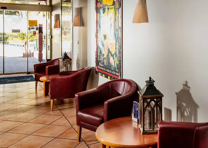 מלון Kyriad Ouest A9 נים