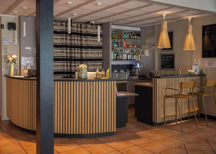 Kyriad Ouest A9 נים