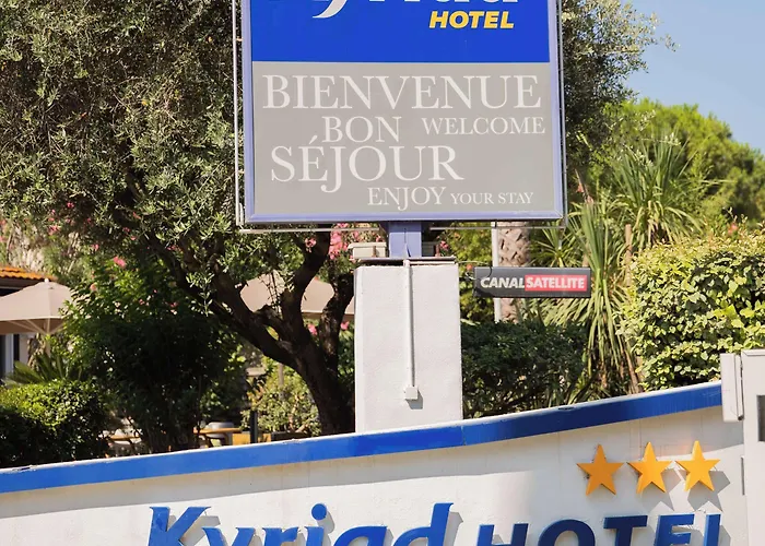 ホテル Kyriad Ouest A9 3*